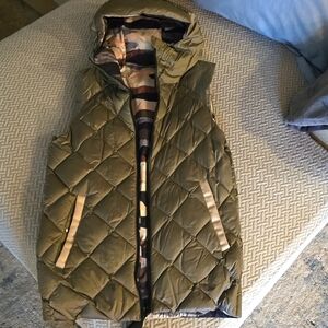 Super fun Lululemon reversible vest